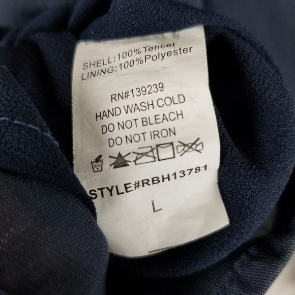 Do+BE Cropped Top Shirt Shoulder Cut Out Off Shoulder Womens Large Long Sleeve - Picture 8 of 10